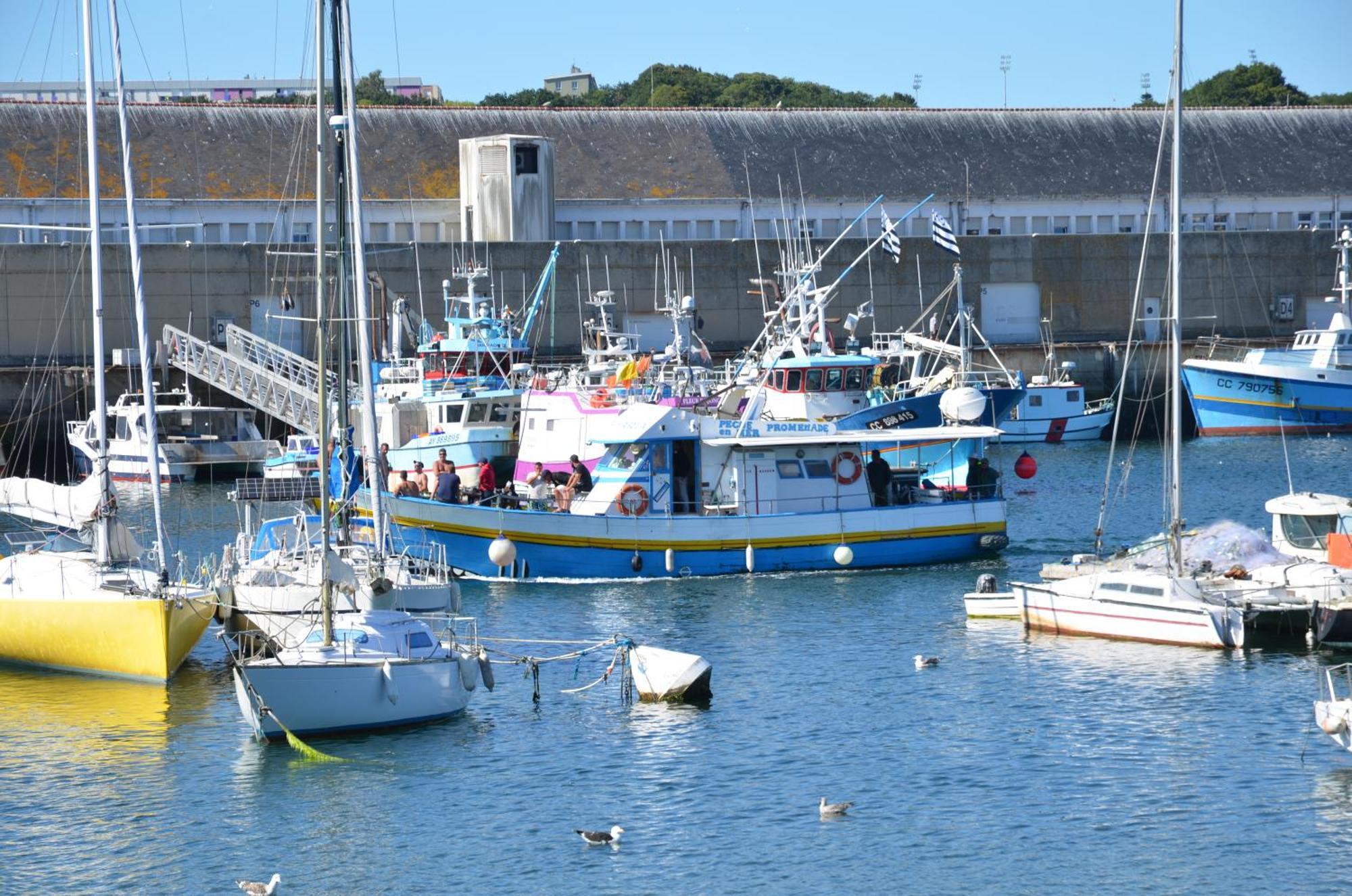 Votre Vue, La Mer, Les Bateaux !!! Wir Sprechen Flieben Deutsch, Touristentipps, We Speak English Concarneau Bagian luar foto